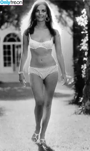 Vintage Sexy Celebs / vintagemoviestars nude photo #0196
