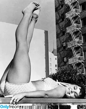 Vintage Sexy Celebs / vintagemoviestars nude photo #0276