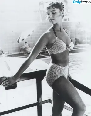 Vintage Sexy Celebs / vintagemoviestars nude photo #0284
