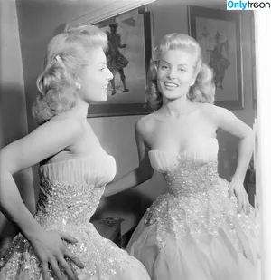 Vintage Sexy Celebs / vintagemoviestars nude photo #0318