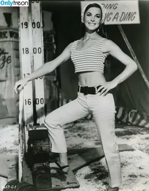 Vintage Sexy Celebs / vintagemoviestars nude photo #0465