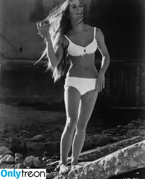 Vintage Sexy Celebs / vintagemoviestars nude photo #0474