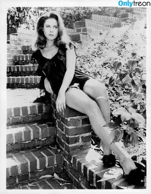 Vintage Sexy Celebs / vintagemoviestars nude photo #0509