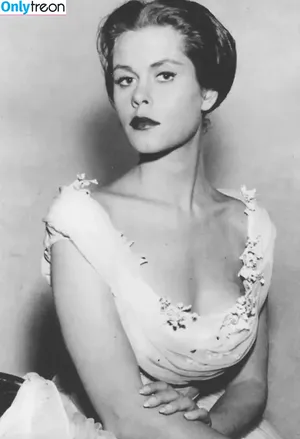 Vintage Sexy Celebs / vintagemoviestars nude photo #0520