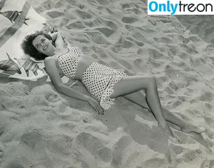 Vintage Sexy Celebs / vintagemoviestars nude photo #0527