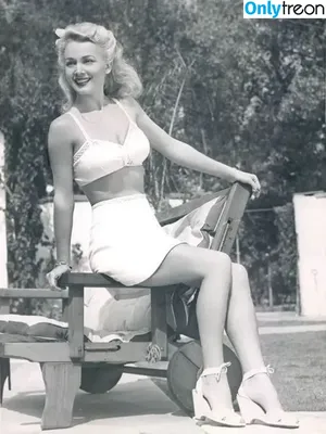 Vintage Sexy Celebs / vintagemoviestars nude photo #0592