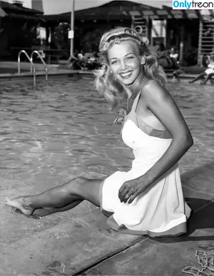 Vintage Sexy Celebs / vintagemoviestars nude photo #0597