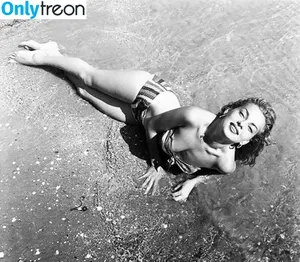 Vintage Sexy Celebs / vintagemoviestars nude photo #0602