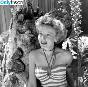 Vintage Sexy Celebs / vintagemoviestars nude photo #0646