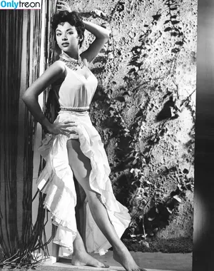 Vintage Sexy Celebs / vintagemoviestars nude photo #0649