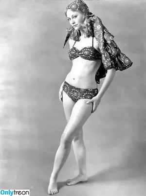 Vintage Sexy Celebs / vintagemoviestars nude photo #0767