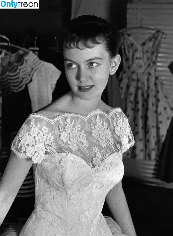 Vintage Sexy Celebs nude photo #0011 (vintagemoviestars)