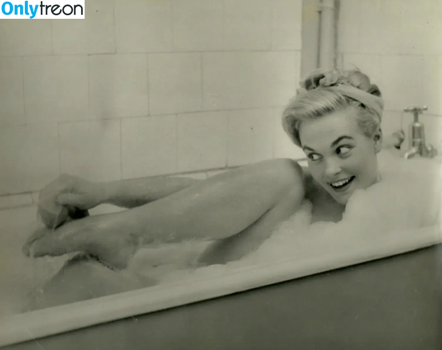 Vintage Sexy Celebs nude photo #0129 (vintagemoviestars)