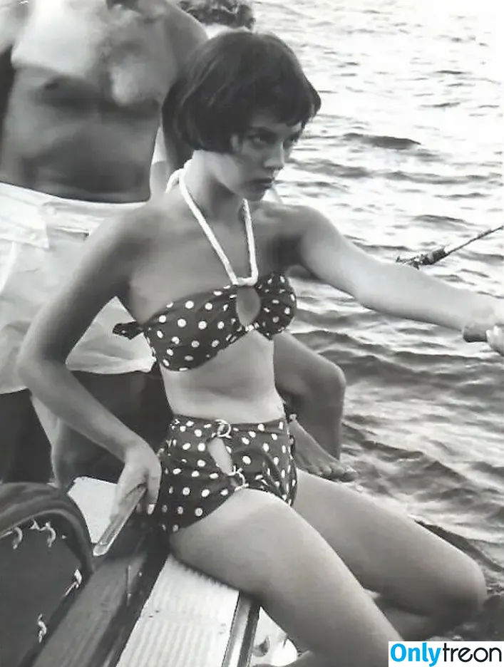Vintage Sexy Celebs nude photo #0163 (vintagemoviestars)