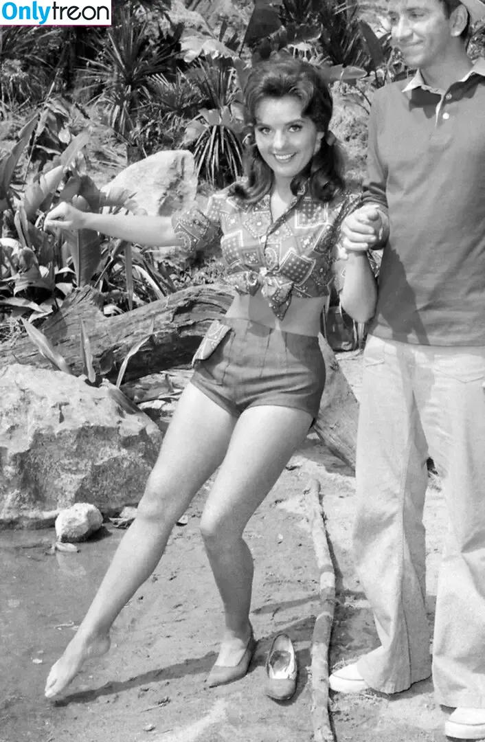 Vintage Sexy Celebs nude photo #0356 (vintagemoviestars)