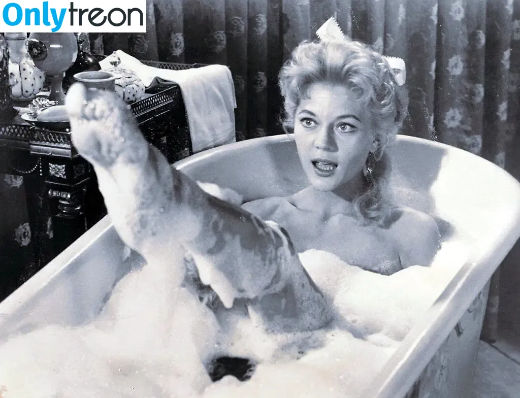 Vintage Sexy Celebs nude photo #0382 (vintagemoviestars)