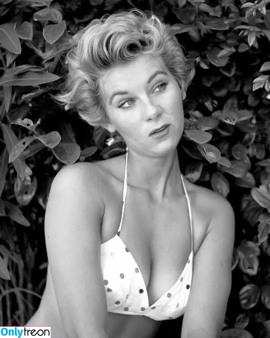 Vintage Sexy Celebs nude photo #0429 (vintagemoviestars)