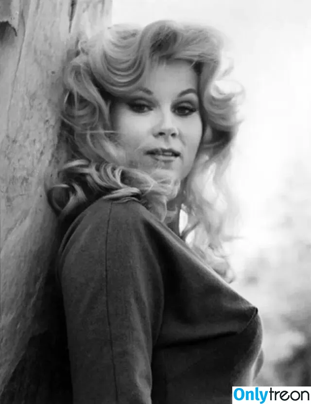 Vintage Sexy Celebs nude photo #0435 (vintagemoviestars)