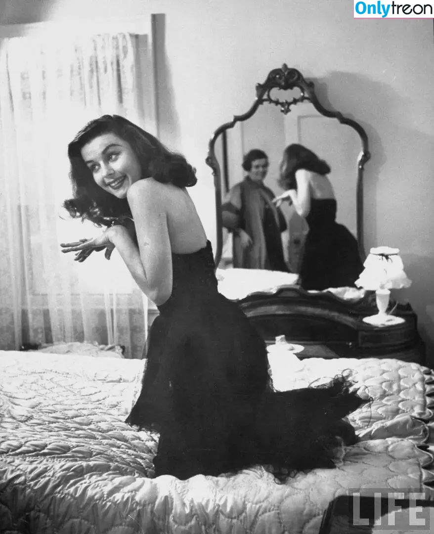 Vintage Sexy Celebs nude photo #0727 (vintagemoviestars)