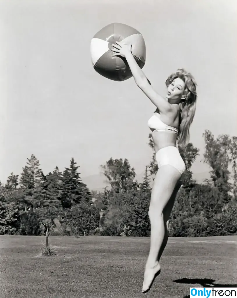 Vintage Starlets nude photo #2512 (Vintage Starlets)