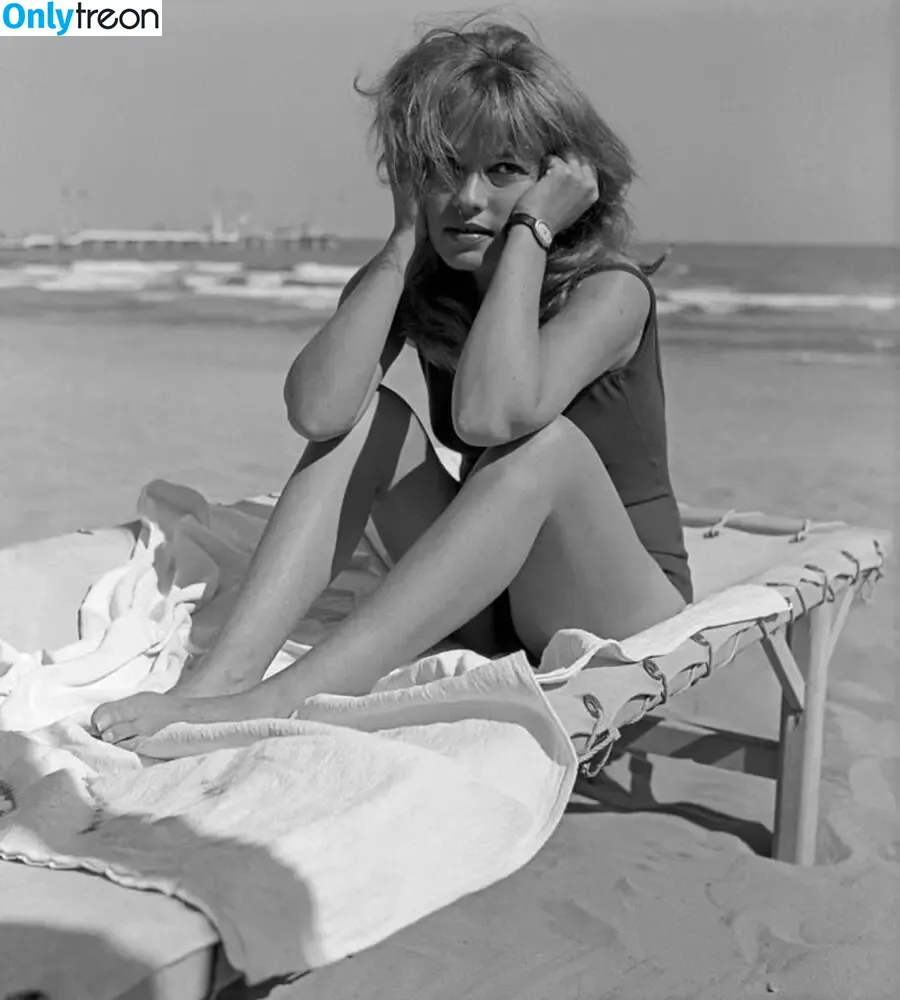Vintage Starlets nude photo #3002 (Vintage Starlets)