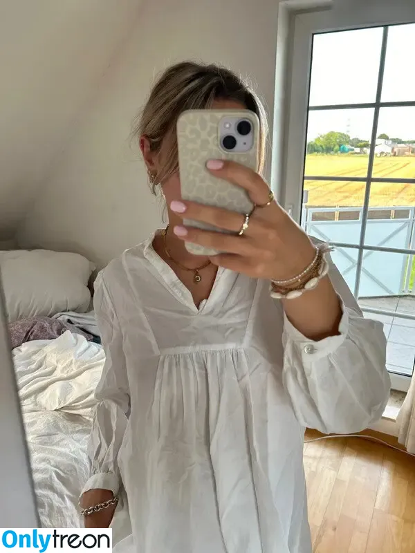 Vinted/eBay nude photo #7139 (Vinted/eBay)