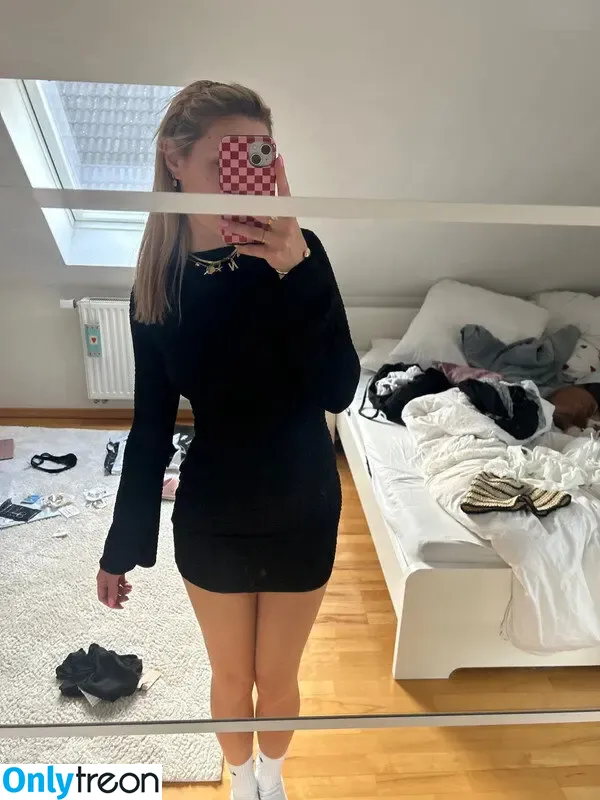 Vinted/eBay nude photo #7150 (Vinted/eBay)