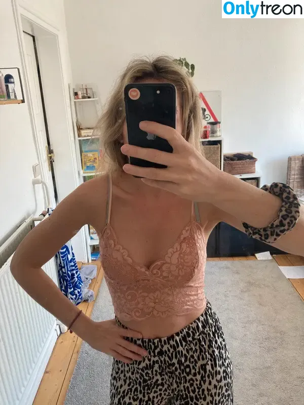 Vinted/eBay nude photo #7197 (Vinted/eBay)