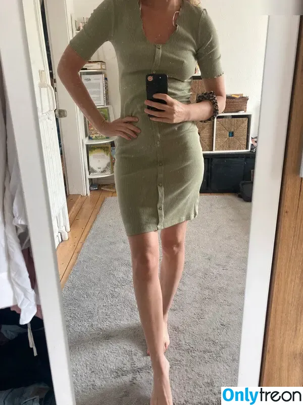 Vinted/eBay nude photo #7202 (Vinted/eBay)