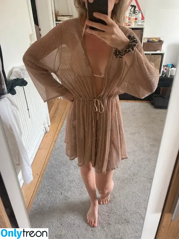 Vinted/eBay nude photo #7206 (Vinted/eBay)