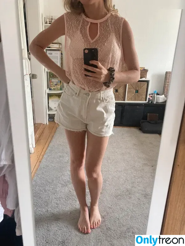 Vinted/eBay nude photo #7208 (Vinted/eBay)