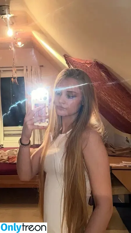 Vinted/eBay nude photo #7255 (Vinted/eBay)