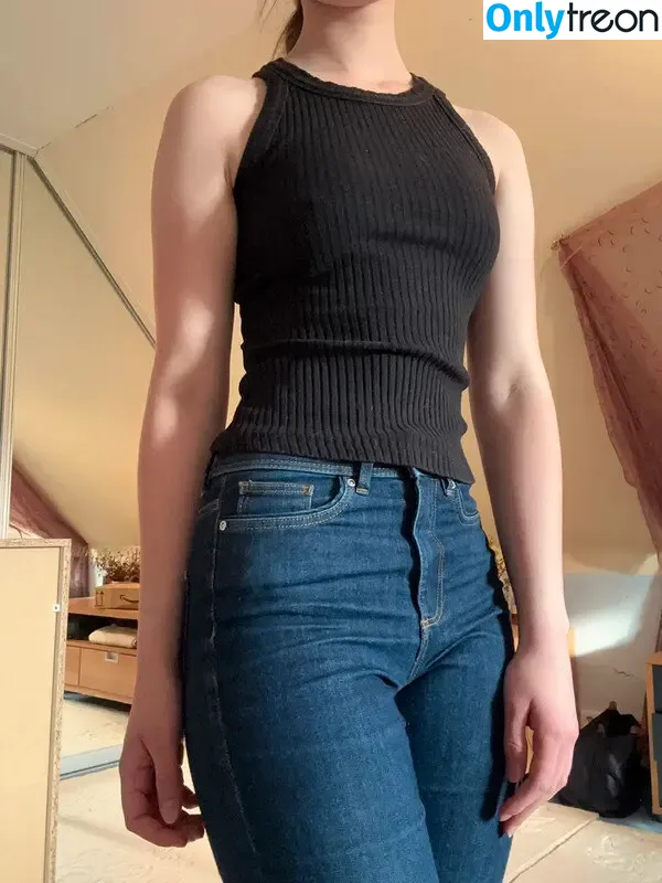 Vinted/eBay nude photo #7270 (Vinted/eBay)
