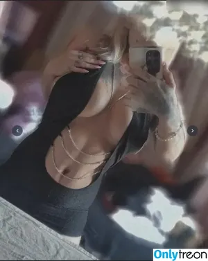  nude photo #0005
