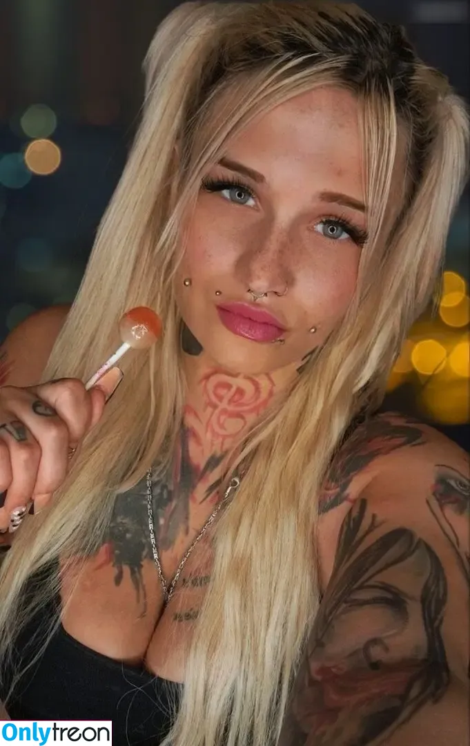 violet_kush nude photo #0018 (violet_kush)