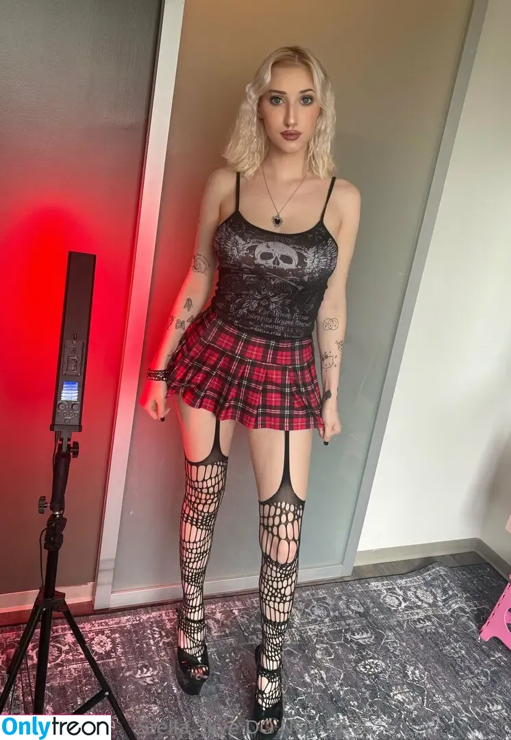 vipstellaskye nude photo #0241 (itsstellaskye)