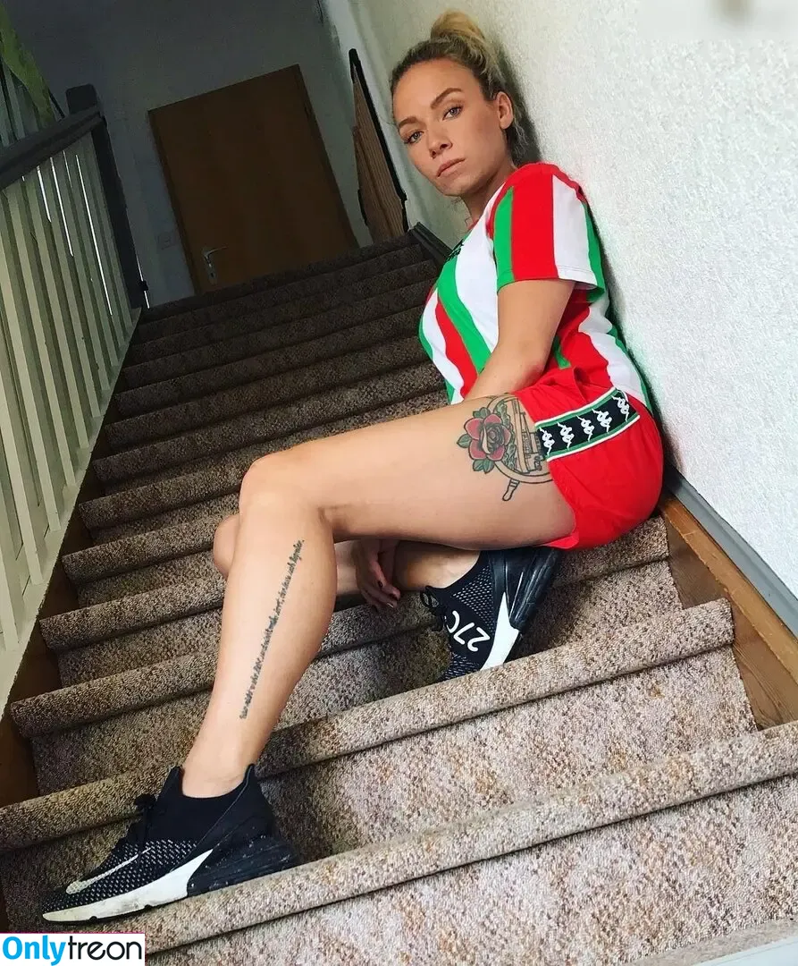 Visa Vie nude photo #0040 (visavie1 / visavieofficial)