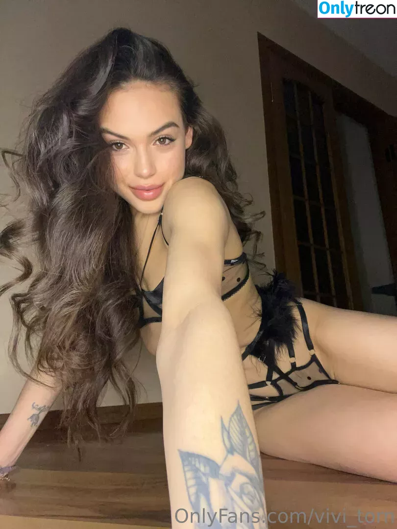 vivi_torn nude photo #0014 (missvivitran)