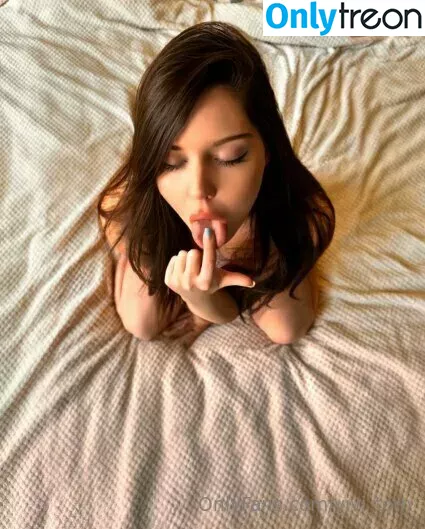 vivi_torn nude photo #0127 (missvivitran)