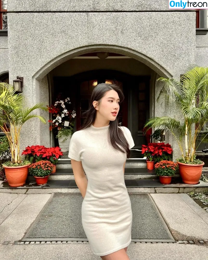 Vivian Lai nude photo #0035 (fatfatpeoplevivian)