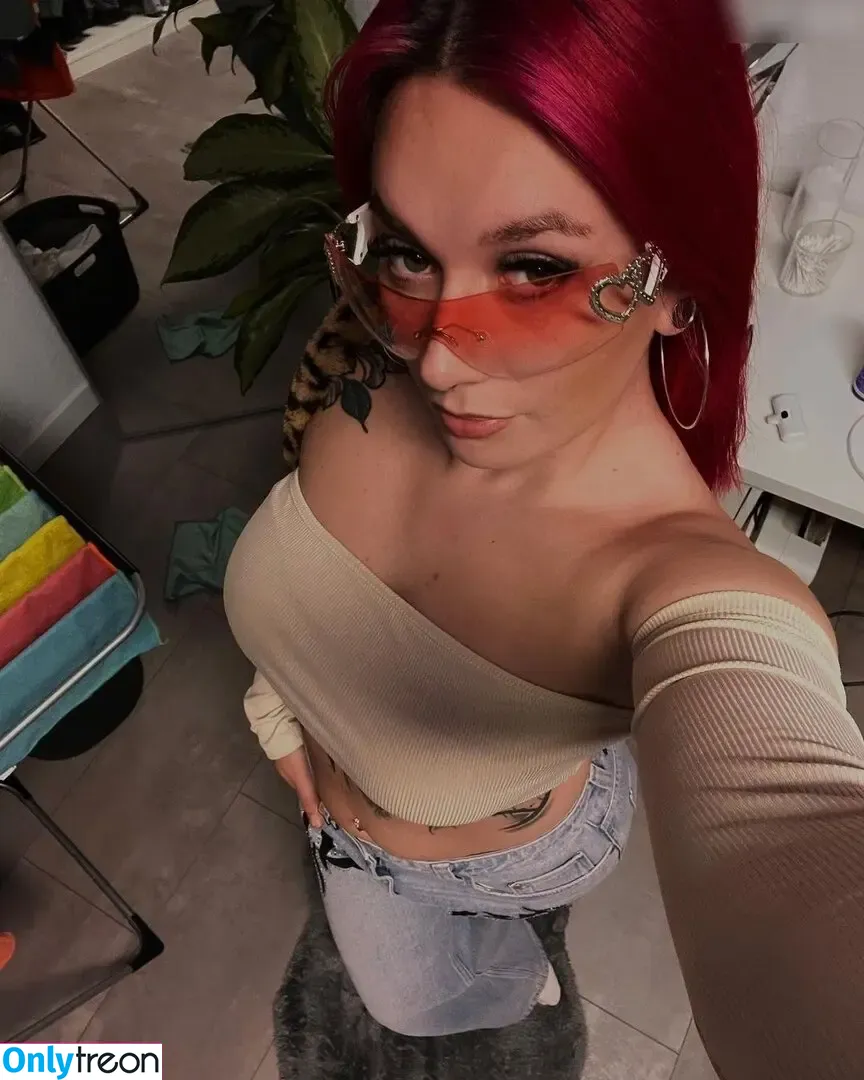 Vivian Zajac nude photo #0032 (pullmyredhair / vivianzajac)