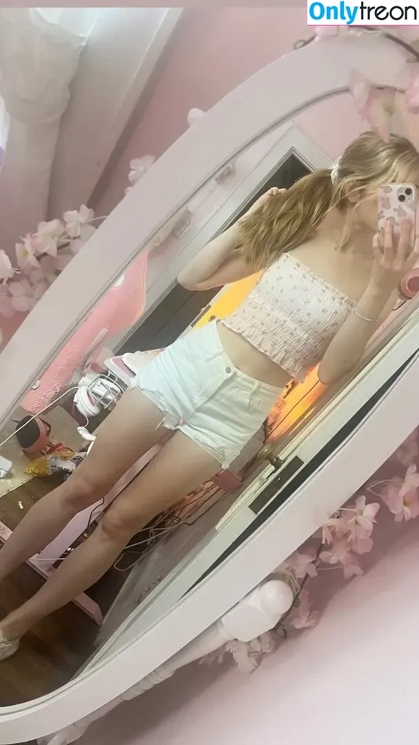 Vivibunnie nude photo #0004 (Confettiebunnie)
