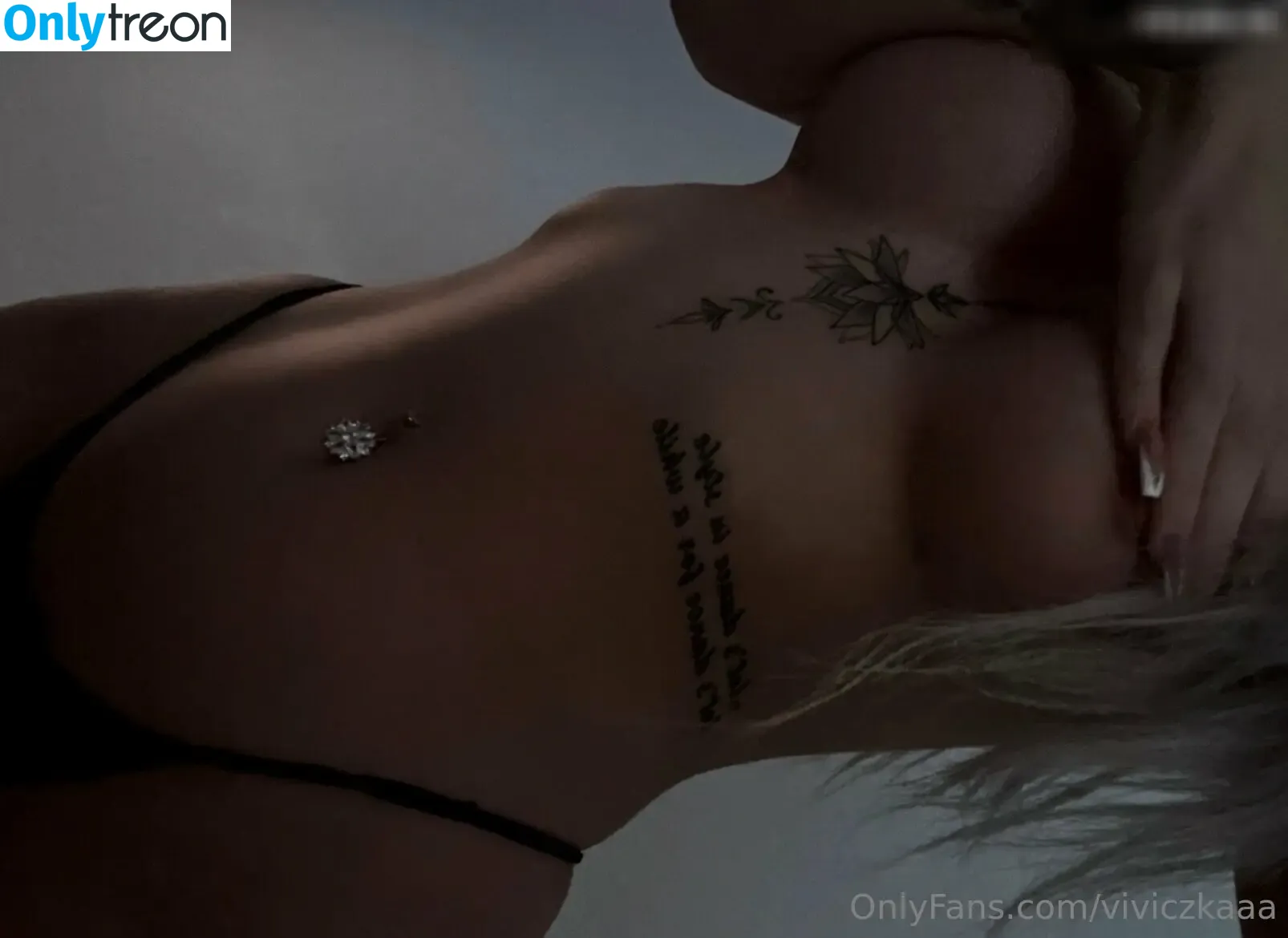 Viviczkaaa nude photo #0022 (viviczka_)