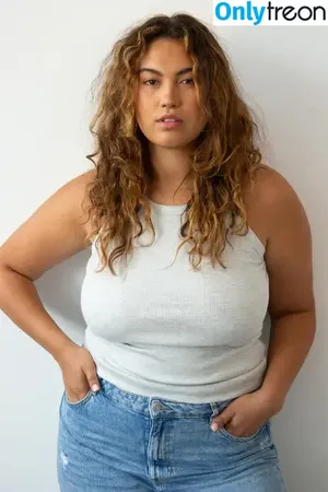 Vivien Blotzki / vivienblt nude photo #0001