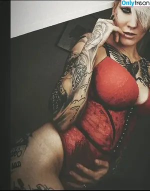 Vivien Storl / inkedkoerperkunst nude photo #0002