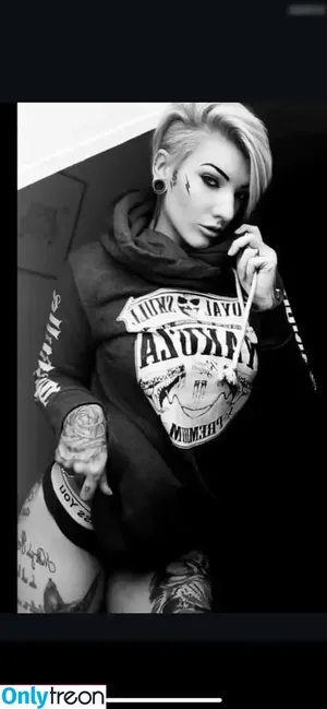 Vivien Storl / inkedkoerperkunst nude photo #0014