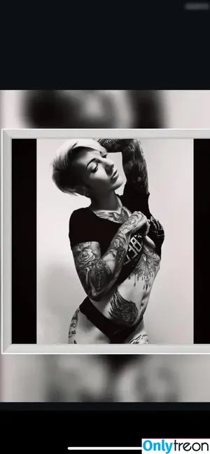 Vivien Storl / inkedkoerperkunst nude photo #0016