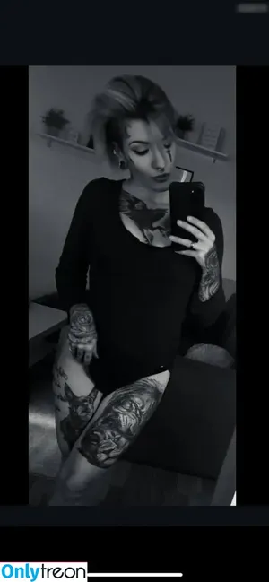 Vivien Storl / inkedkoerperkunst nude photo #0022
