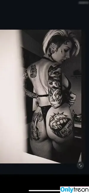Vivien Storl / inkedkoerperkunst nude photo #0024