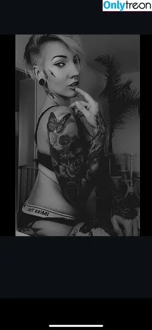 Vivien Storl / inkedkoerperkunst nude photo #0027